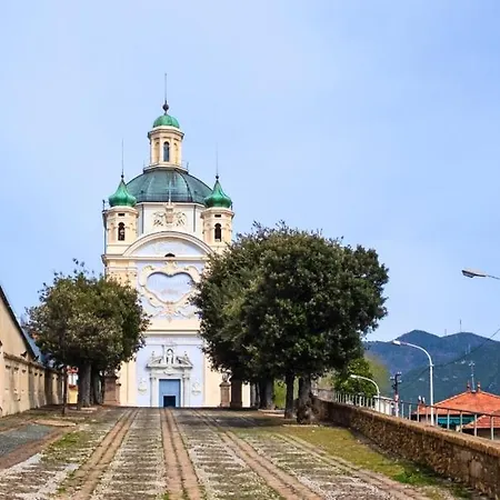 Blue Iris بيت للعطل *